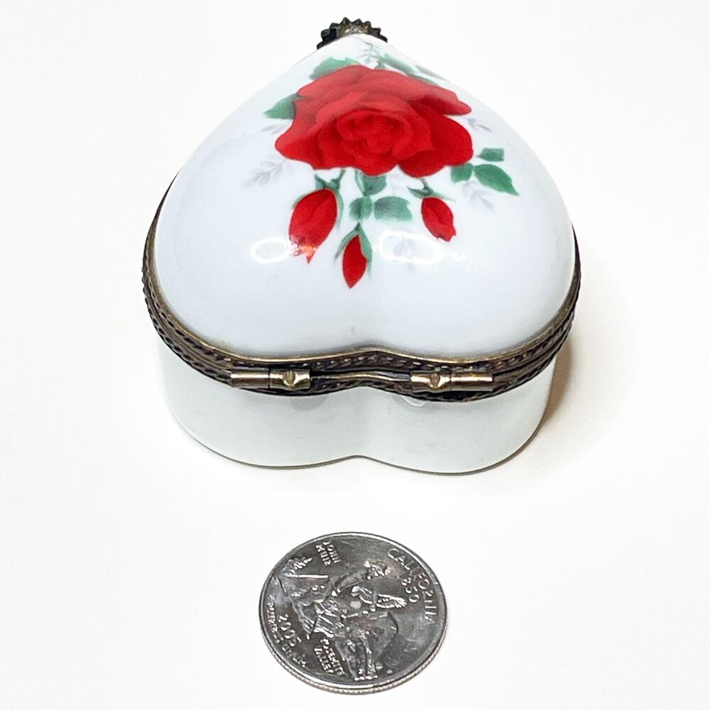 Limoges Box Heart Shape Rose Hand Painted Porcelain Valentine Trinket - Picture 2 of 4
